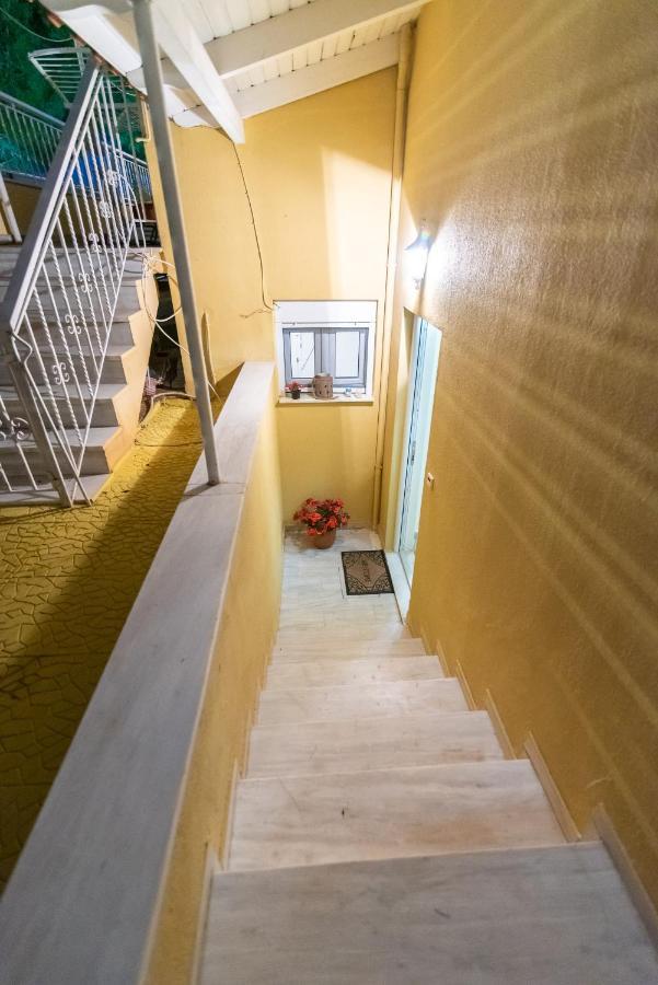 Pine Trees Apartment เปรเวซา ภายนอก รูปภาพ