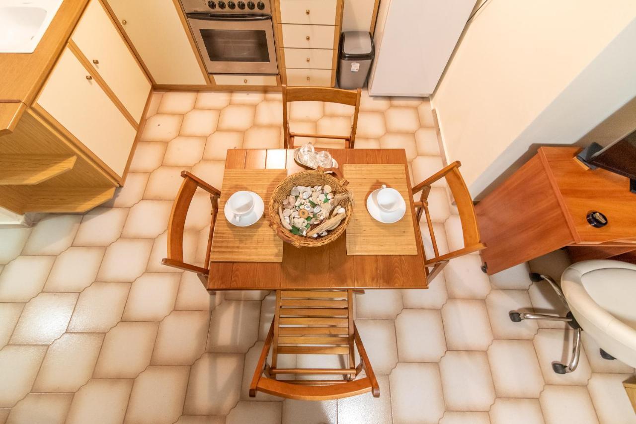 Pine Trees Apartment เปรเวซา ภายนอก รูปภาพ